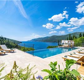 4 bedroom luxury villa with infinity pool and steps to beach in Molunat, Dubrovnik region, sleeps 8